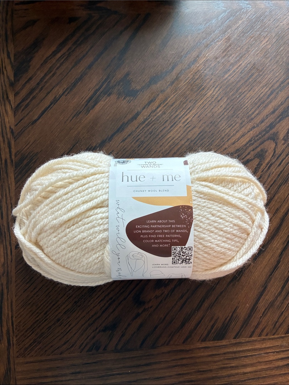 Hue + Me Chunky Wool Blend Yarn in Soft Cream- Salt